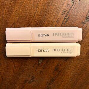 2 minimalist pastel flat compact highlighters